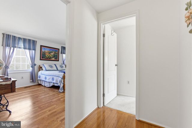 9301 WILLOW POND LN, Burke, VA 22015