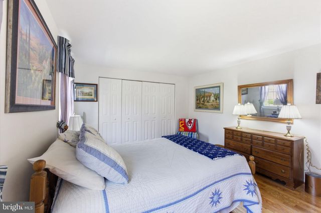 9301 WILLOW POND LN, Burke, VA 22015