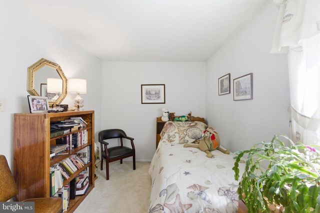 9301 WILLOW POND LN, Burke, VA 22015