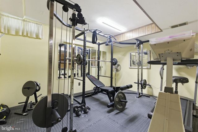 9301 WILLOW POND LN, Burke, VA 22015