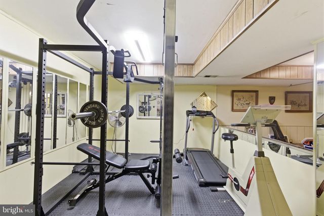 9301 WILLOW POND LN, Burke, VA 22015