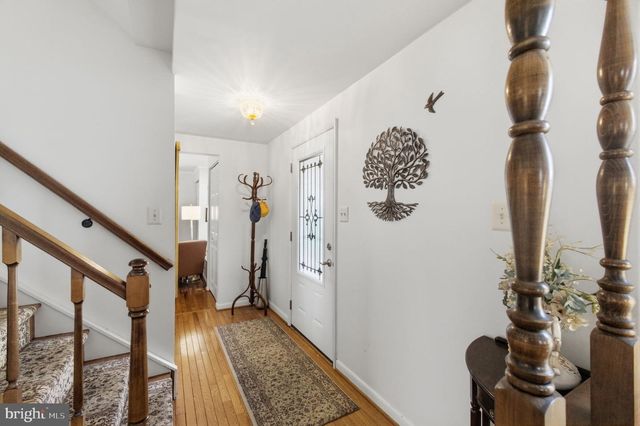 9301 WILLOW POND LN, Burke, VA 22015