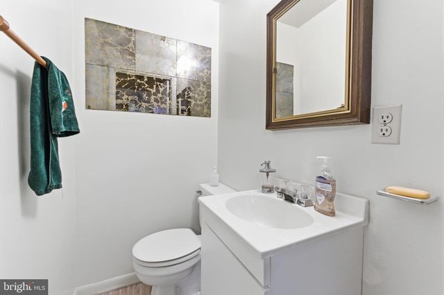 9301 WILLOW POND LN, Burke, VA 22015