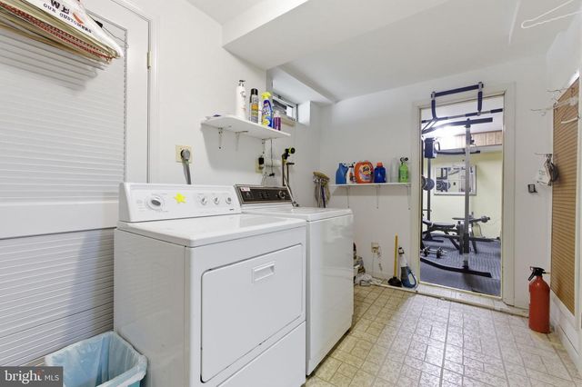 9301 WILLOW POND LN, Burke, VA 22015