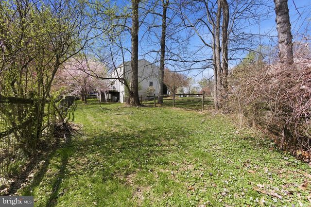 9301 WILLOW POND LN, Burke, VA 22015