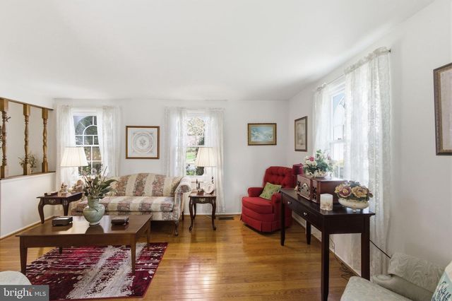 9301 WILLOW POND LN, Burke, VA 22015