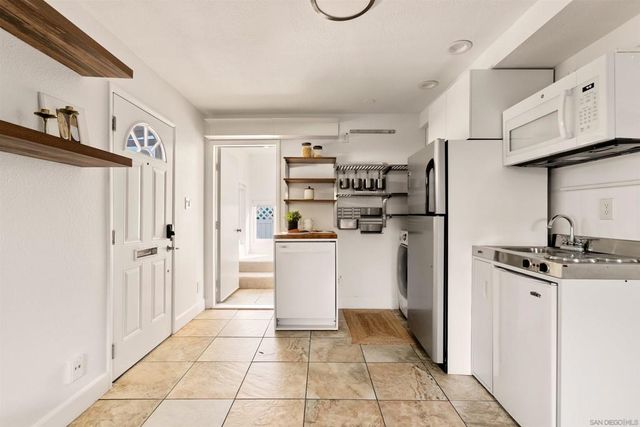 1828 Cable St, San Diego, CA 92107