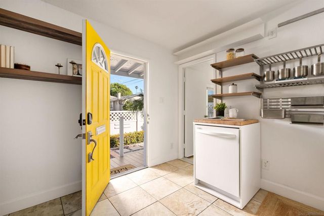 1828 Cable St, San Diego, CA 92107