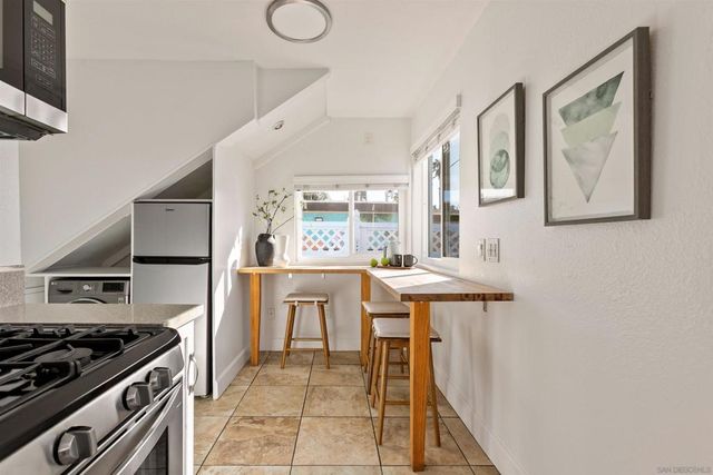 1828 Cable St, San Diego, CA 92107