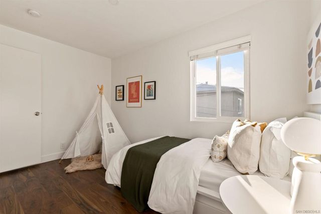 1828 Cable St, San Diego, CA 92107