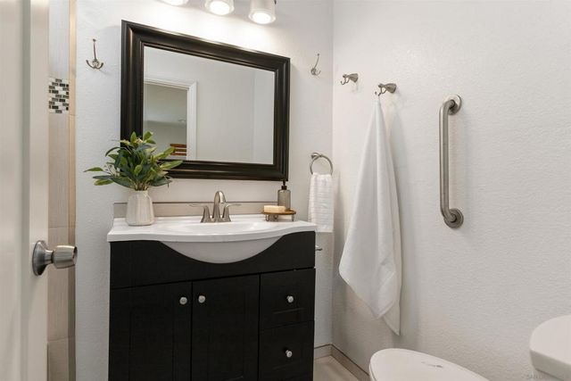 1828 Cable St, San Diego, CA 92107