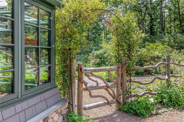 397 White Deer Rock Road, Middlebury, CT 06762