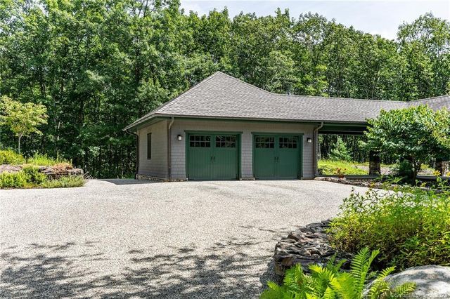 397 White Deer Rock Road, Middlebury, CT 06762