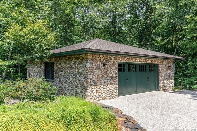 397 White Deer Rock Road, Middlebury, CT 06762