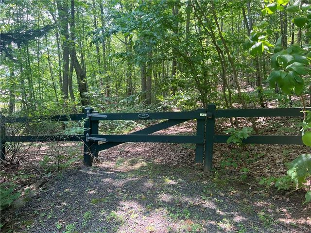 397 White Deer Rock Road, Middlebury, CT 06762