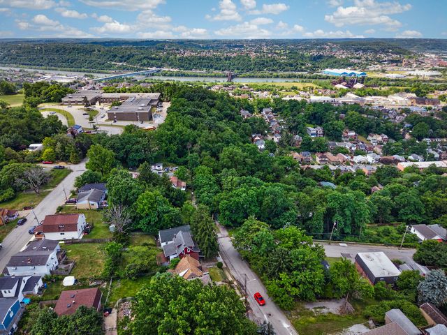 7722 Lloyd AVENUE, Swissvale, PA 15218