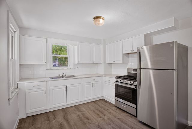 7722 Lloyd AVENUE, Swissvale, PA 15218