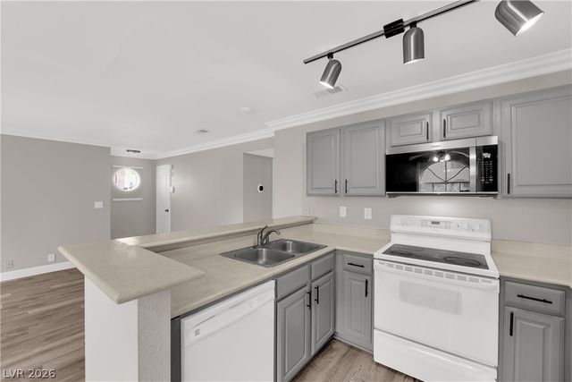 4050 Pacific Harbors Drive 124, Las Vegas, NV 89121