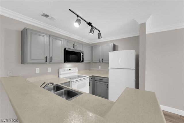 4050 Pacific Harbors Drive 124, Las Vegas, NV 89121