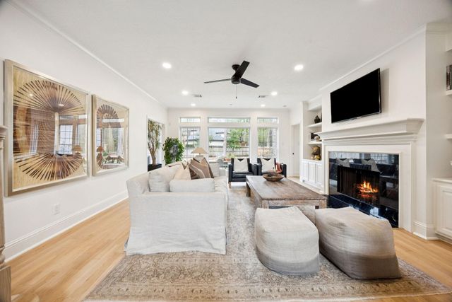 2 Thundercreek Place, Spring, TX 77381