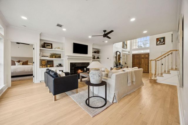 2 Thundercreek Place, Spring, TX 77381