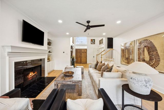 2 Thundercreek Place, Spring, TX 77381