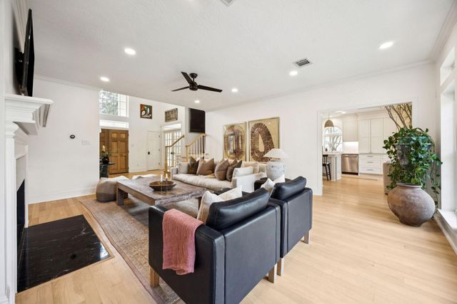 2 Thundercreek Place, Spring, TX 77381