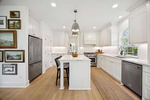 2 Thundercreek Place, Spring, TX 77381