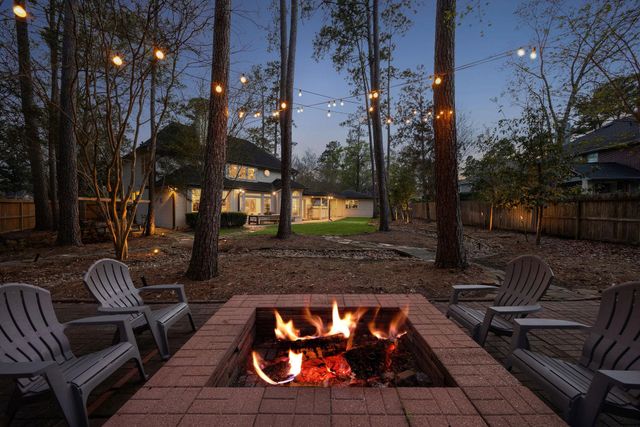 2 Thundercreek Place, Spring, TX 77381