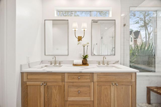 2 Thundercreek Place, Spring, TX 77381