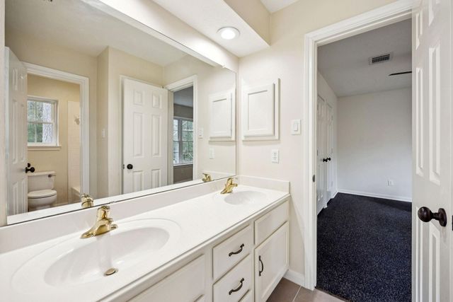 2 Thundercreek Place, Spring, TX 77381