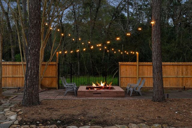 2 Thundercreek Place, Spring, TX 77381