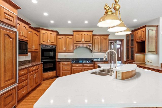 364 LEDGEWOOD DRIVE, Fond Du Lac, WI 54937