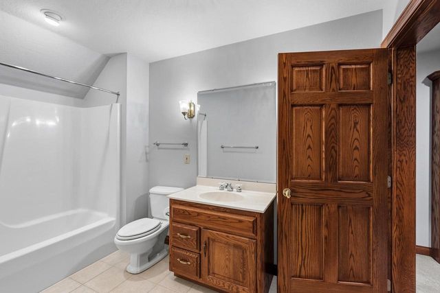 364 LEDGEWOOD DRIVE, Fond Du Lac, WI 54937