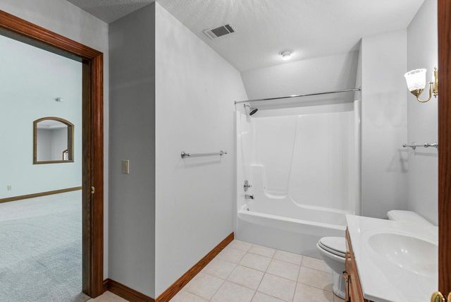 364 LEDGEWOOD DRIVE, Fond Du Lac, WI 54937