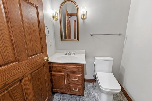 364 LEDGEWOOD DRIVE, Fond Du Lac, WI 54937