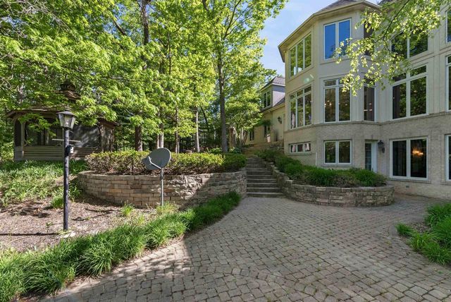 364 LEDGEWOOD DRIVE, Fond Du Lac, WI 54937