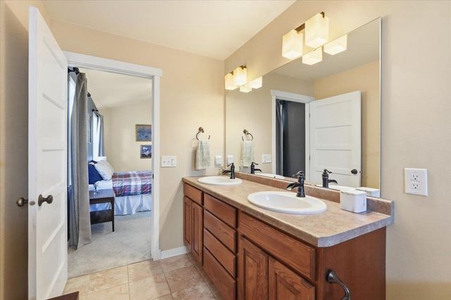 5226 Ninebark Drive, Fitchburg, WI 53711