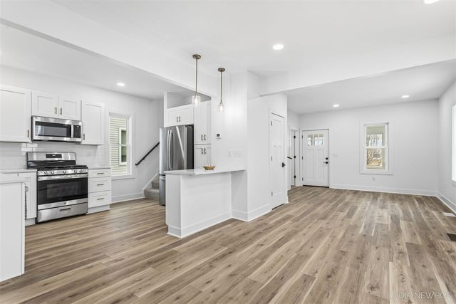 156 W 19th Street, Holland, MI 49423