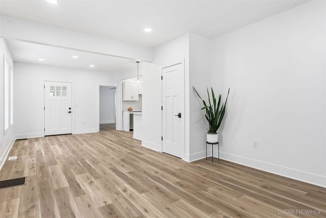 156 W 19th Street, Holland, MI 49423