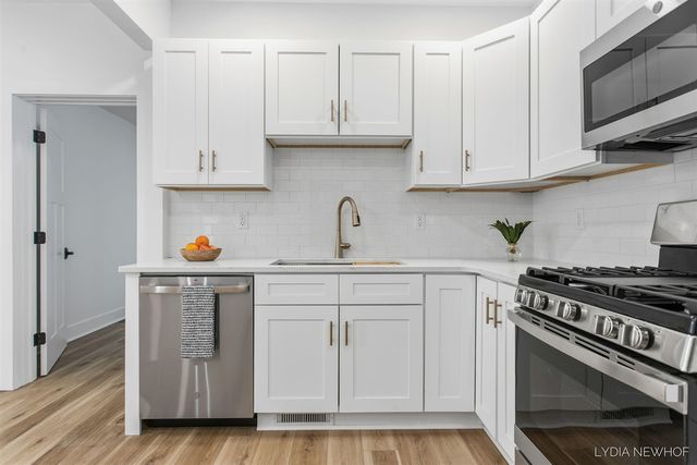 156 W 19th Street, Holland, MI 49423