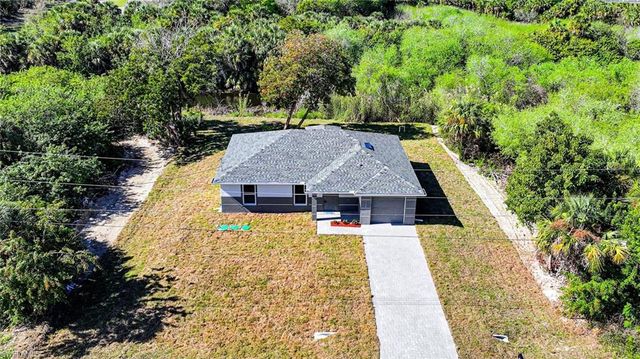 524 Empire AVE S, Lehigh Acres, FL 33974