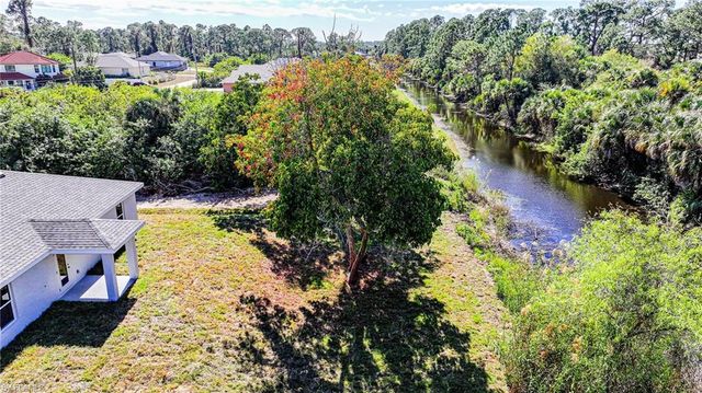 524 Empire AVE S, Lehigh Acres, FL 33974