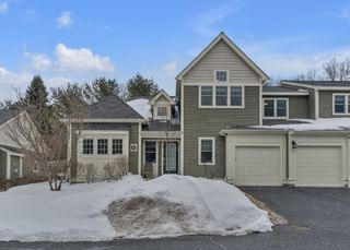 11 Cole Dr 11, Hopkinton, MA 01748