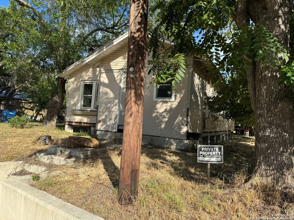 1604 Katy Dr, New Braunfels, TX 78130