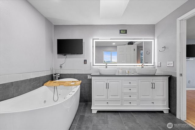 17771 Dunbar Road, Mount Vernon, WA 98273