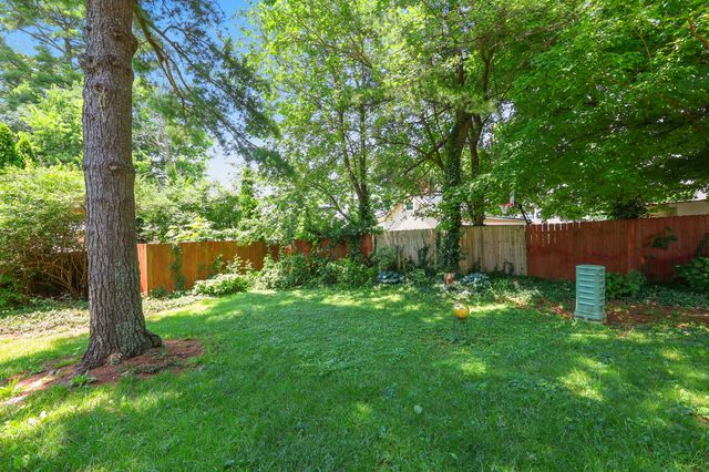 105 Wild Cherry Way, Frankfort, KY 40601