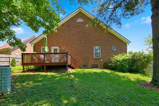 105 Wild Cherry Way, Frankfort, KY 40601
