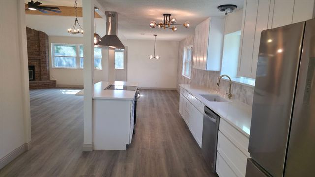 10016 Buffalo Grove Road, Fort Worth, TX 76108