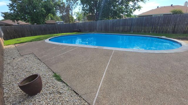 10016 Buffalo Grove Road, Fort Worth, TX 76108